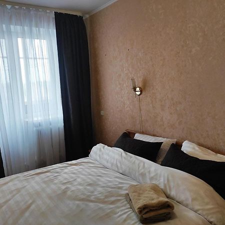 Comfortable Apartments In Centre With 3 Bedrooms Rivne Kültér fotó